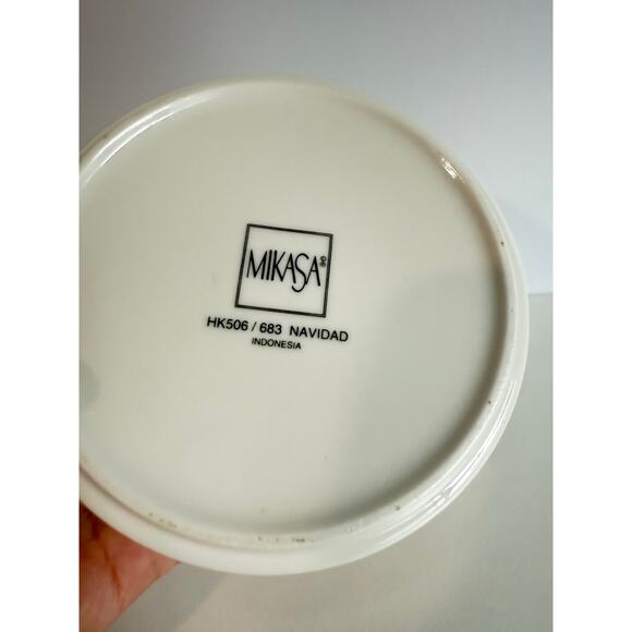 Mikasa 4.5" Trinket Candy Dish With Lid HK506/683 Navidad Holy Family Nativity - Picture 4 of 5